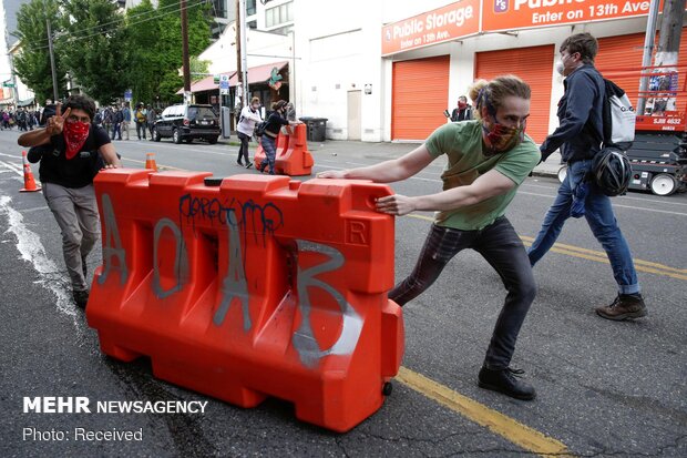 Seattle'da protestocular 'özerk bölge' ilan etti