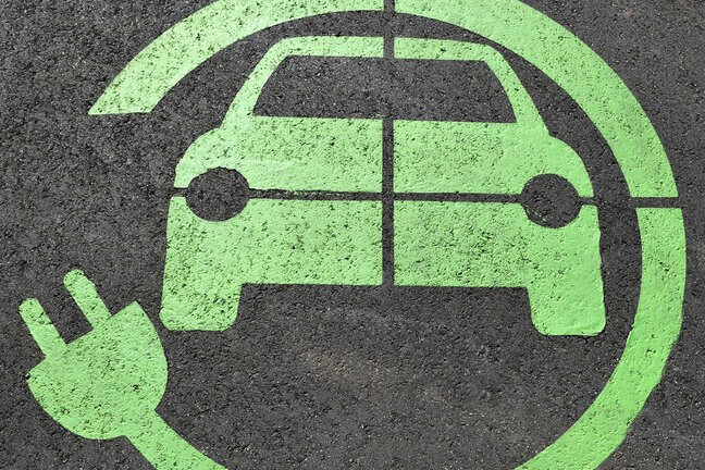 خودروهای الکتریکی ۵۰ درصد از تقاضای تولید پالایشگاهی می کاهد