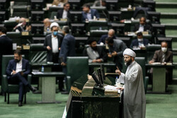 Parl. open session on Sunday