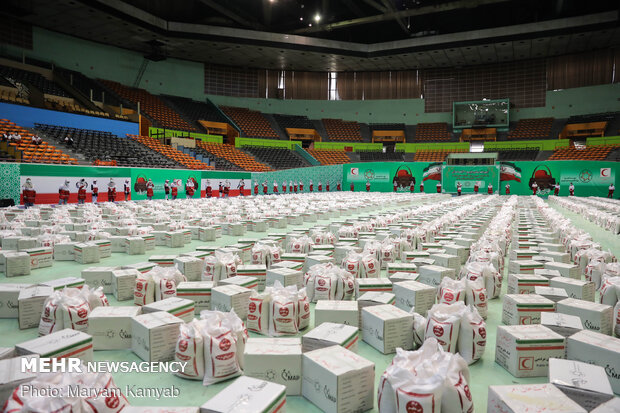 Iranian Red Crescent Society prepares 2000 livelihood foodstuff packages