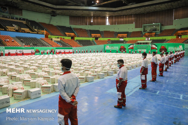 Iranian Red Crescent Society prepares 2000 livelihood foodstuff packages