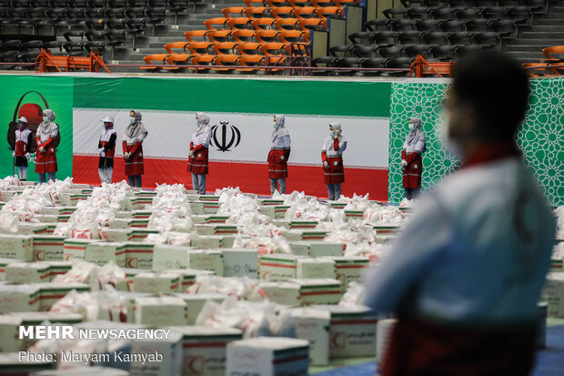 Iranian Red Crescent Society prepares 2000 livelihood foodstuff packages