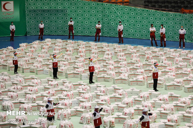 Iranian Red Crescent Society prepares 2000 livelihood foodstuff packages