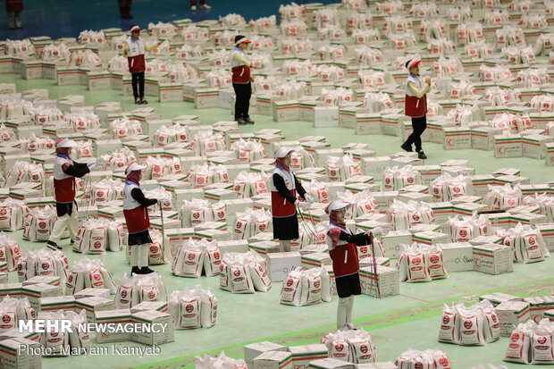 Iranian Red Crescent Society prepares 2000 livelihood foodstuff packages