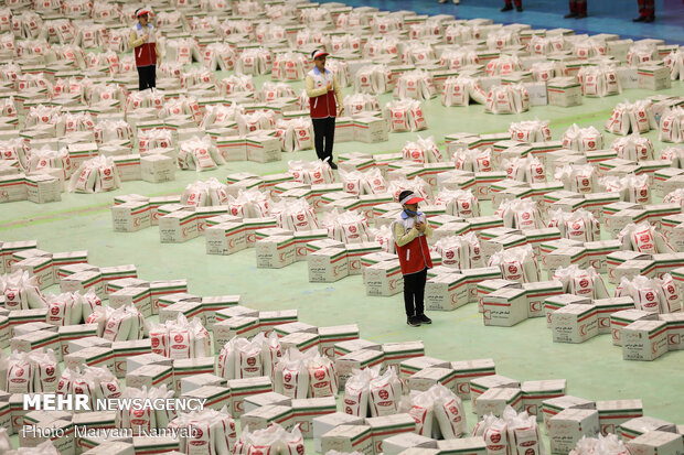 Iranian Red Crescent Society prepares 2000 livelihood foodstuff packages