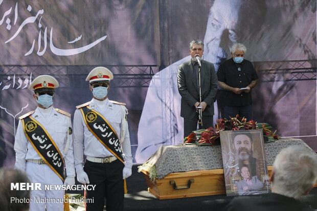 Funeral ceremony for veteran Iranian actor Keshavarz