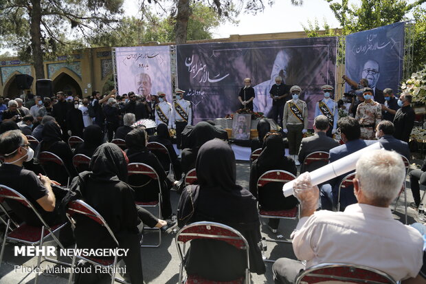 Funeral ceremony for veteran Iranian actor Keshavarz