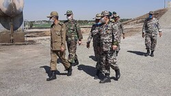 فرمانده کل ارتش از منطقه پدافند هوایی تهران بازدید کرد