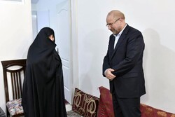 قالیباف با خانواده شهید مدافع حرم «جواد الله‌کرم» دیدار کرد