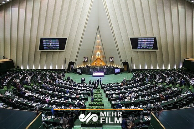 نماینده مجلس: بازنشستگان زندگی سختی دارند