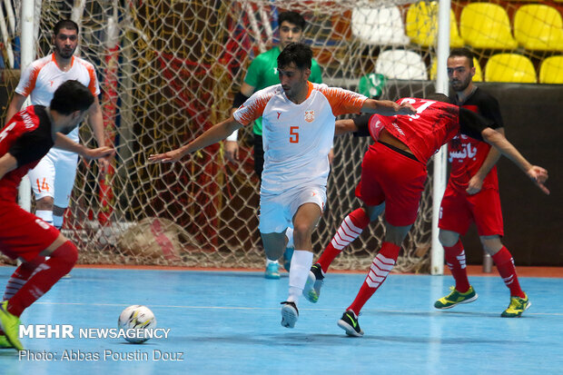 Final match of Iran’s futsal league held after months of postponement 