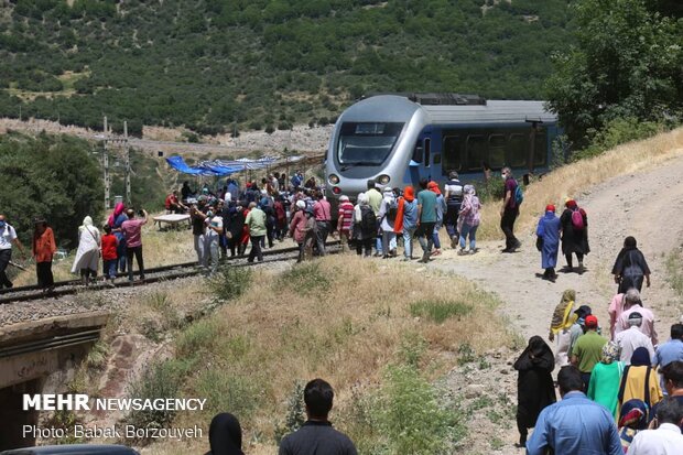 قطار گردشگری شیرگاه