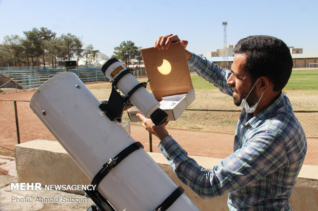 Observing last solar eclipse of century in Iran’s provinces 