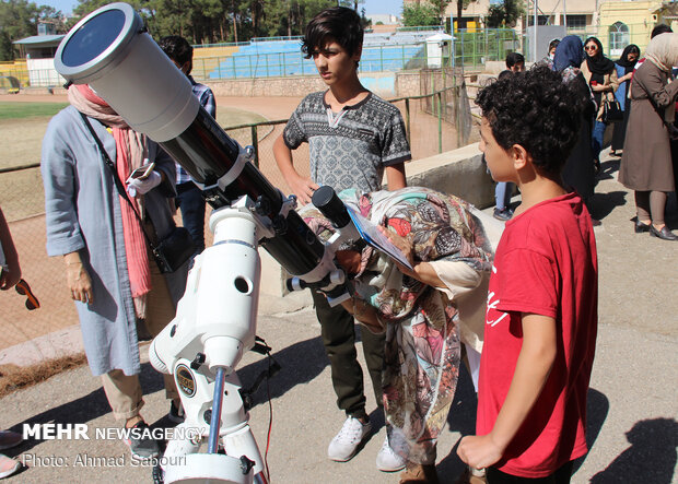 Observing last solar eclipse of century in Iran’s provinces 