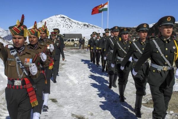موافقت ارتشهای هند و چین با عقب نشینی از مرز مورد مناقشه هیمالیا