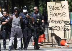 Beyaz Saray'ın önündeki protestolardan fotoğraflar