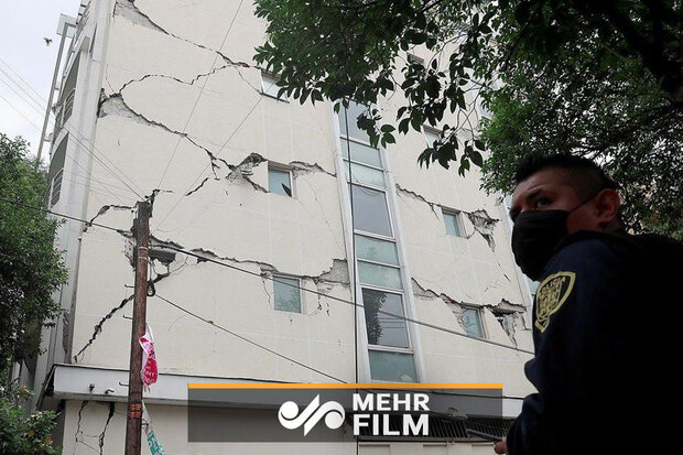 VIDEO: Strong quake jolts Mexico
