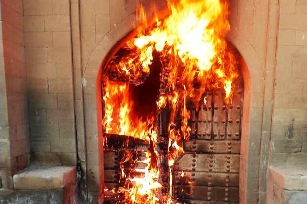 سوزاندن یک اثر ۳۰۰ ساله توسط افراد ناشناس