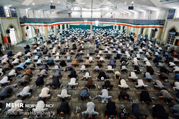 Friday Prayer in Hamedan with health protocols in place