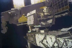 آینه فضانورد ناسا در فضا رها شد