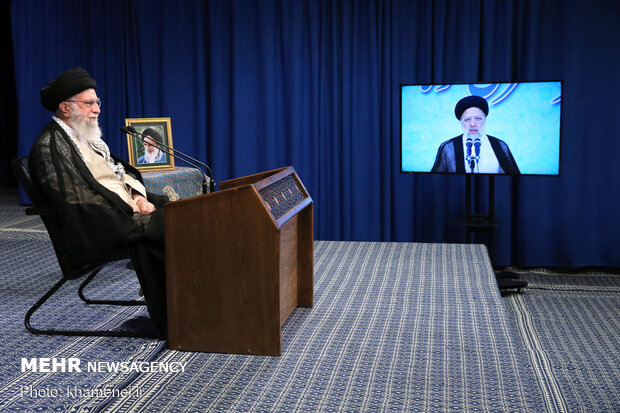 قائد الثورة الإسلامية يلقي كلمة بالملتقى السنوي للسلطة القضائية 