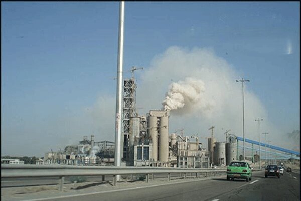 آلودگی زیست محیطی کارخانه سیمان آبیک همچنان ادامه دارد