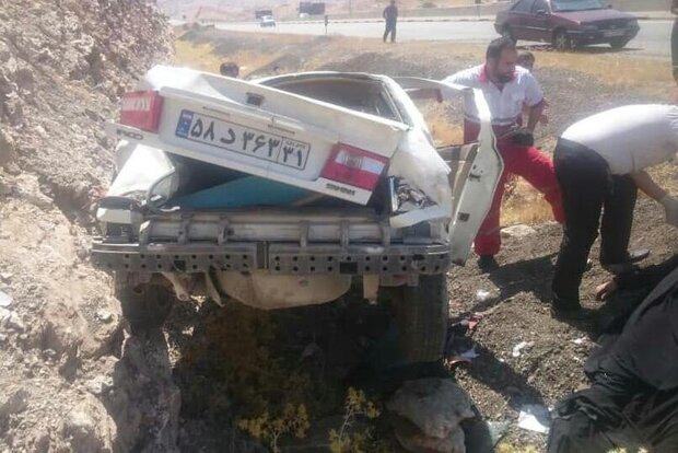 یک کشته و ۳ مجروح درواژگونی سواری سمند در محور آزاد راه پل زال