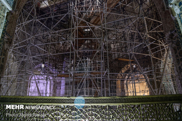Interior design of Dome of Soltaniyeh
