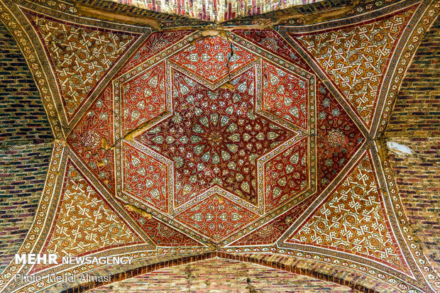 Interior design of Dome of Soltaniyeh

