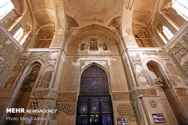 Interior design of Dome of Soltaniyeh
