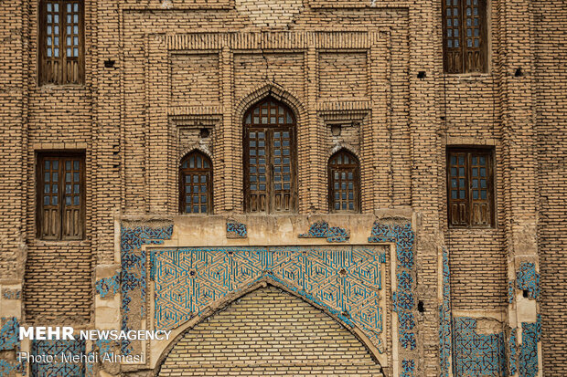 Interior design of Dome of Soltaniyeh
