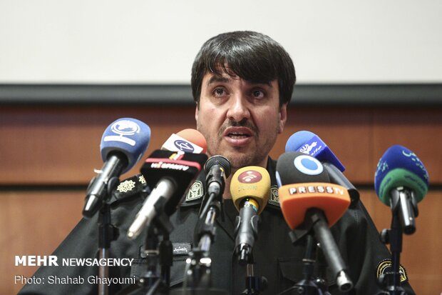 جمشید محبت خانی فرمانده یگان محیط زیست ، نشست خبری  به مناسبت روز ملی محیط‌بان در حال گفت و گو است.