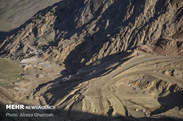 ذخیره آبی شاهرود در معرض نابودی است/ معدنکاوی در ارتفاع ۳۵۰۰ متری