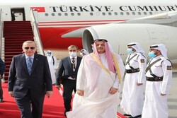 ترکی کے صدر اردوغان قطر پہنچ گئے