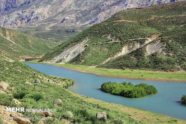 چشم اندازهای زیبای چشمه کوهرنگ