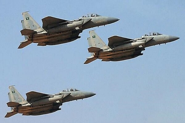 Saudi fighter jets bomb Yemeni military academy in Sanaa