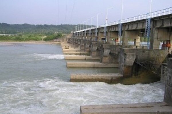 ترک شالیزارهای شرق گیلان از کم آبی/ دست های دعا رو به آسمان است