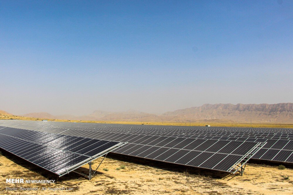 نخستین نیروگاه خورشیدی حرارتی کشور تا سال ۱۴۰۲ وارد مدار خواهد شد