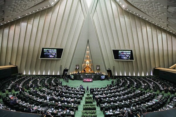 مجلس الشورى الاسلامي سيستضيف غداً "ظريف" ومدرس خياباني"