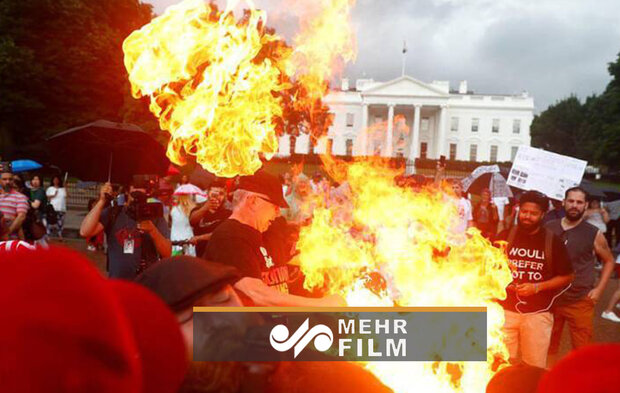VIDEO: Protestors burn US flag outside White House