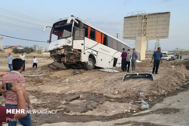 تصادف در آزادراه کرج/ حریق خودرو و مرگ ۲ نفر تصادف در آزادراه کرج/ حریق خودرو و مرگ ۲ نفر