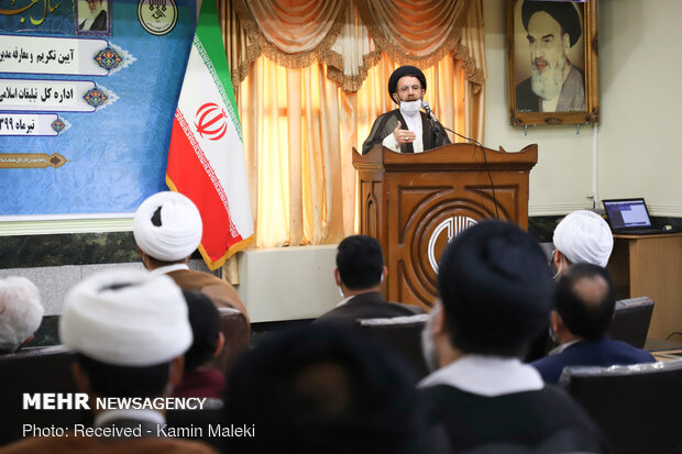 مراسم تکریم سعید مهدوی امین و معارفه مهدی قدرتی مدیرکل تبلیغات اسلامی لرستان