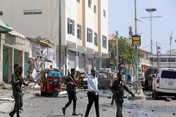 مقتل واصابة 9 أشخاص في تفجير لغم وسط العاصمة الصومالية مقديشو