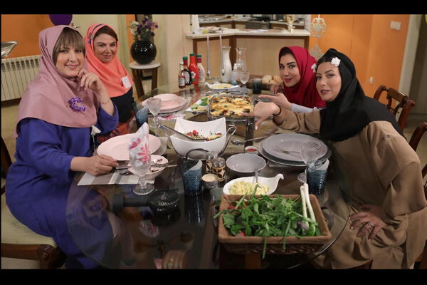 سری جدید «شام ایرانی» کلید خورد/ مهمانی بازیگران زن با تم مدرسه