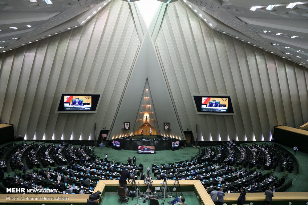 ایرانی پارلیمنٹ کے نمائندوں کی رہبر معظم انقلاب اسلامی سے ملاقات