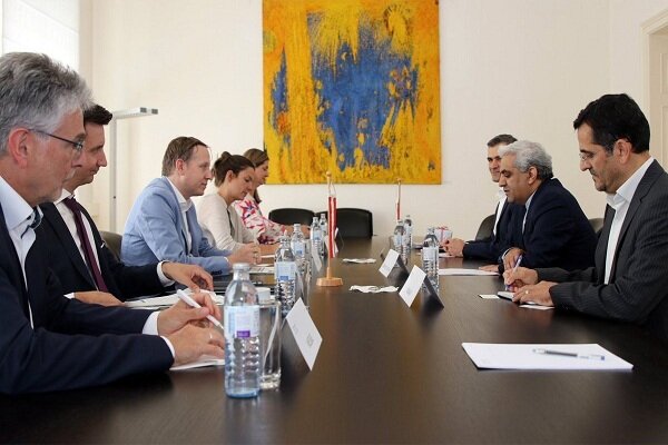 ‌Iran, Austria stress expansion of trade, economic coop.