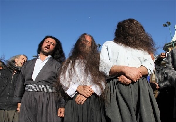 سەدان دەروێش لە ئێرانەوە سنووری هەرێمی کوردستانیان بەزاند سەدان دەروێش لە ئێرانەوە سنووری هەرێمی کوردستانیان بەزاند