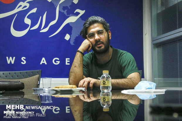 گفتگو با حسین امیری دوماری نویسنده فیلم شنای پروانه