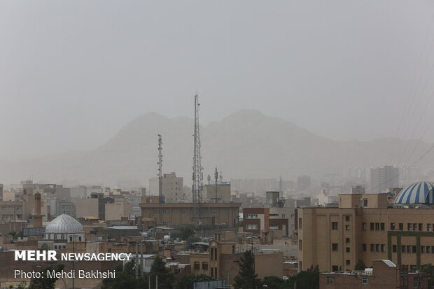 Dusty air of Qom on Monday