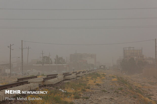 Dusty air of Qom on Monday